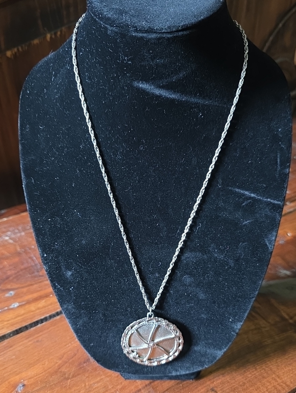 Silver-Tone Round Pendant Necklace - Classic Women Jewelry